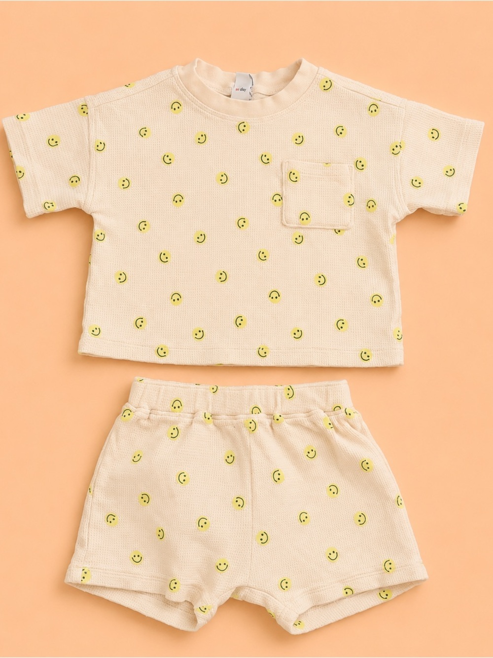 🐻 OLD NAVY SMILEY FACE WAFFLE SHORT SET